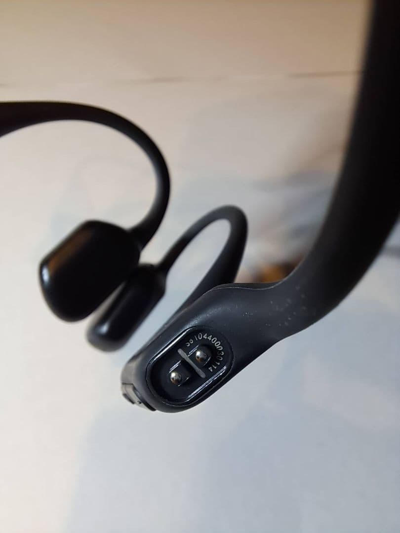 SHOKZ 骨伝導イヤホン 専用ケース 充電ケーブル User Guide付き