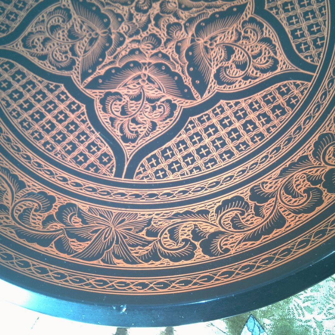 漆塗り 膳 伝統的なデザイン 小傷 すり傷 おおいです 雪斎？