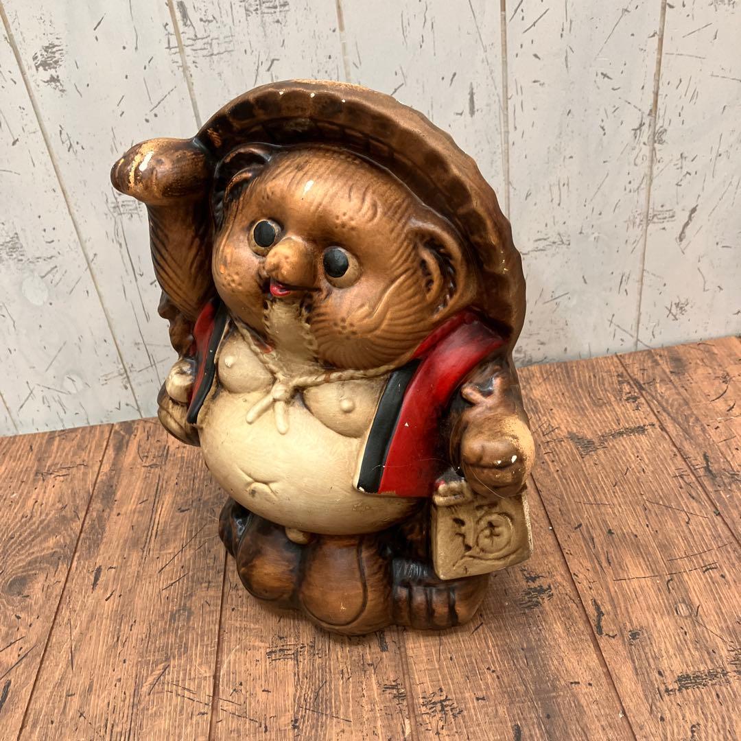 昭和レトロ 招きタヌキ 狸 陶器製狸の置物 縁起物ディスプレイ - メルカリ