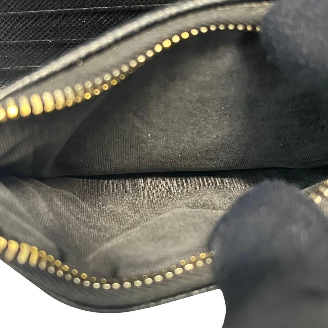 希少✨プラダ 二つ折り財布 ダブルファスナー サフィアーノ ロゴ金具 ブラック