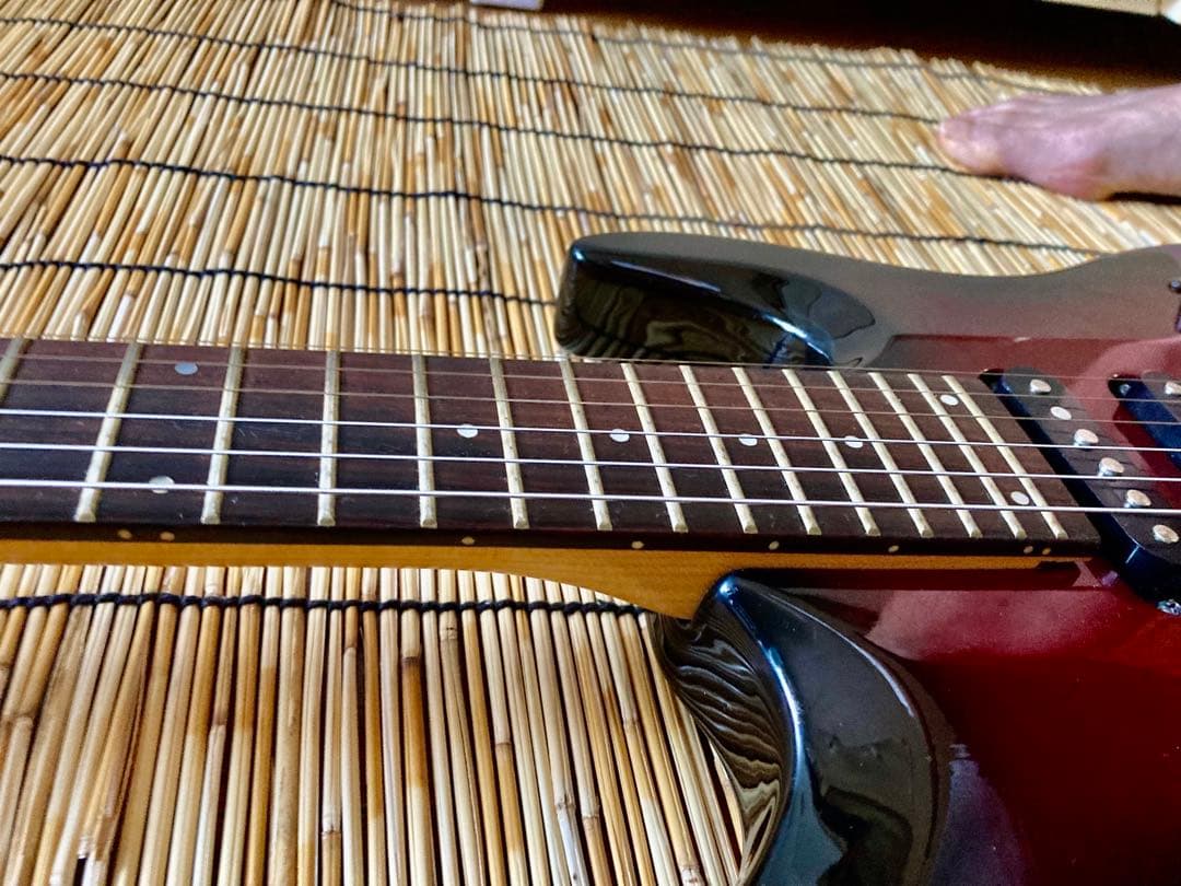 ☆高貴なダークレッド　新機能満載Aria Pro II ST