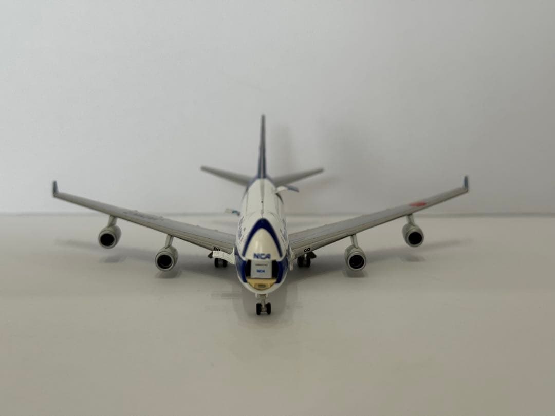 日本貨物航空 747-400F 成田空港ジオラマセット スケール1/400