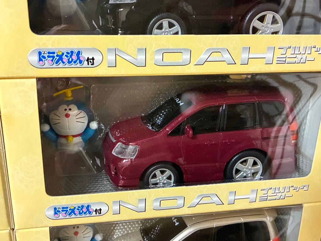 トヨタ　ドラえもん　ノア NOAH プルバックミニカー　パッソ　PASSO