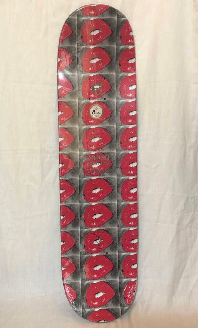 森山大道　エビセンスケートボードデッキ　絶版品　アート作品　入手困難　マニキュア