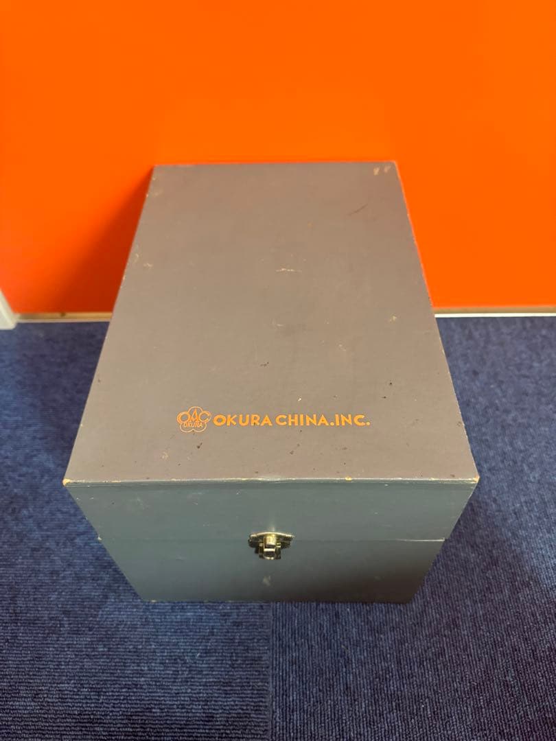 1779  大倉陶園 フラワーベース 花瓶 白磁 ブルー 染付 唐草 八角