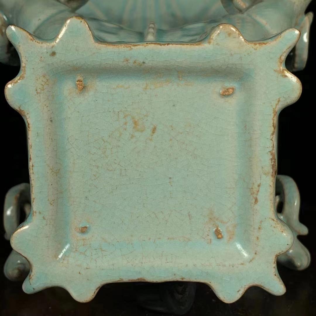 中国古美術・旧蔵の磁器・四羊方尊・16x18cm・書道具・案頭・置物・文房具