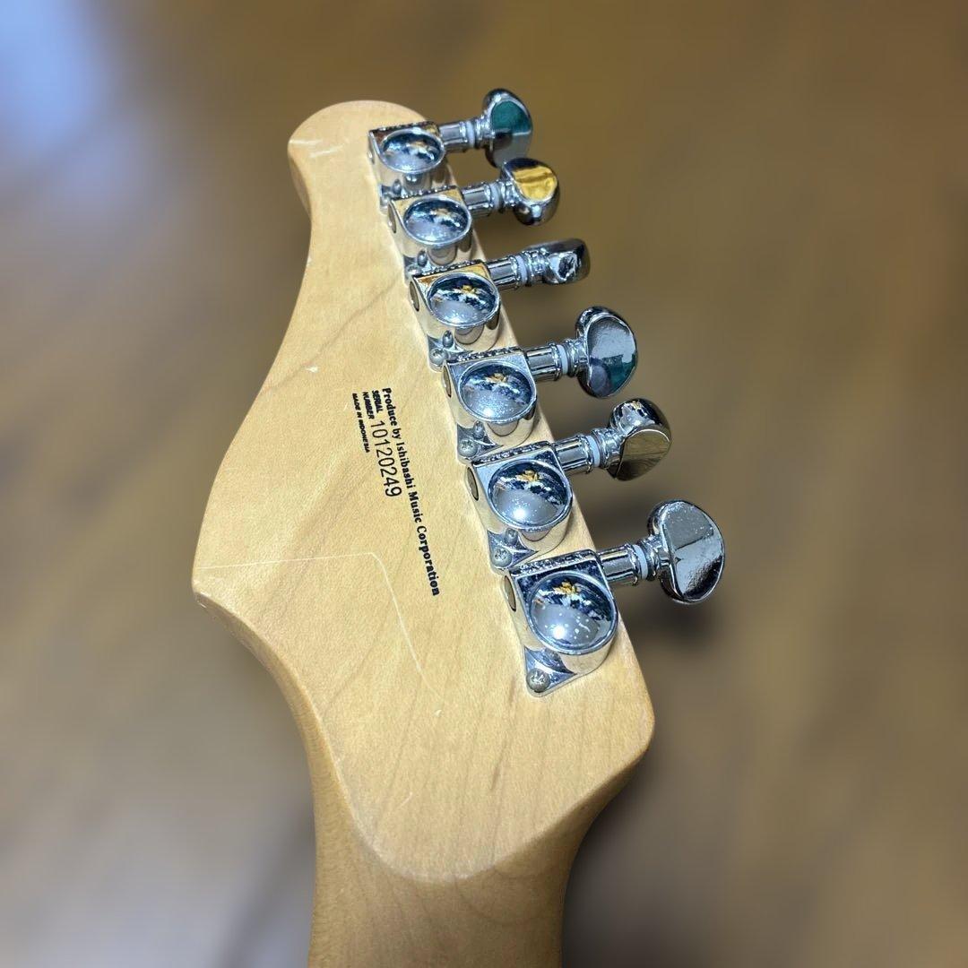 《メイビス》エレキギター　ピック入り付き　動作確認済み