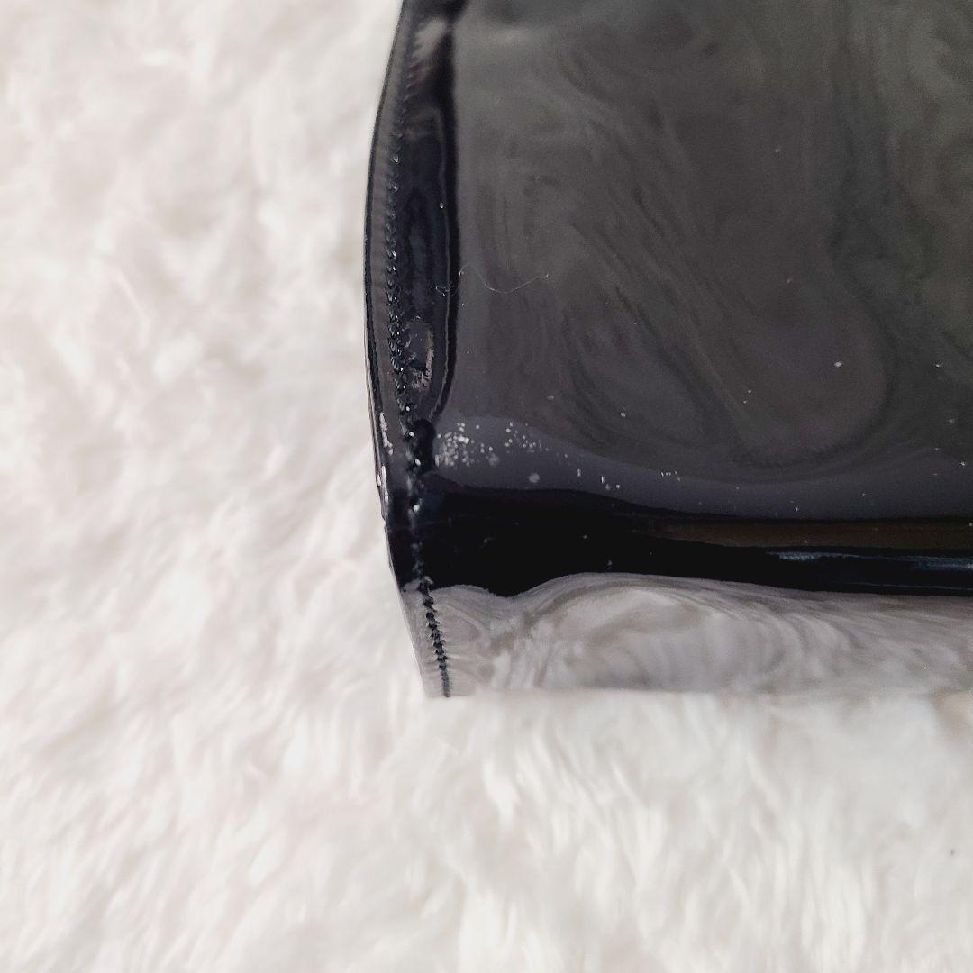 フェラガモ　ヴァラリボン　チェーンショルダーバッグ　2way パテントレザー　黒