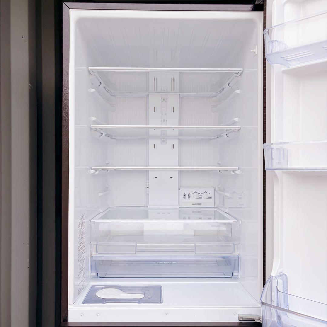 124運搬取付無料！グロッシーブラウン純正三菱3ドアスリム冷蔵庫！完動品超美品！