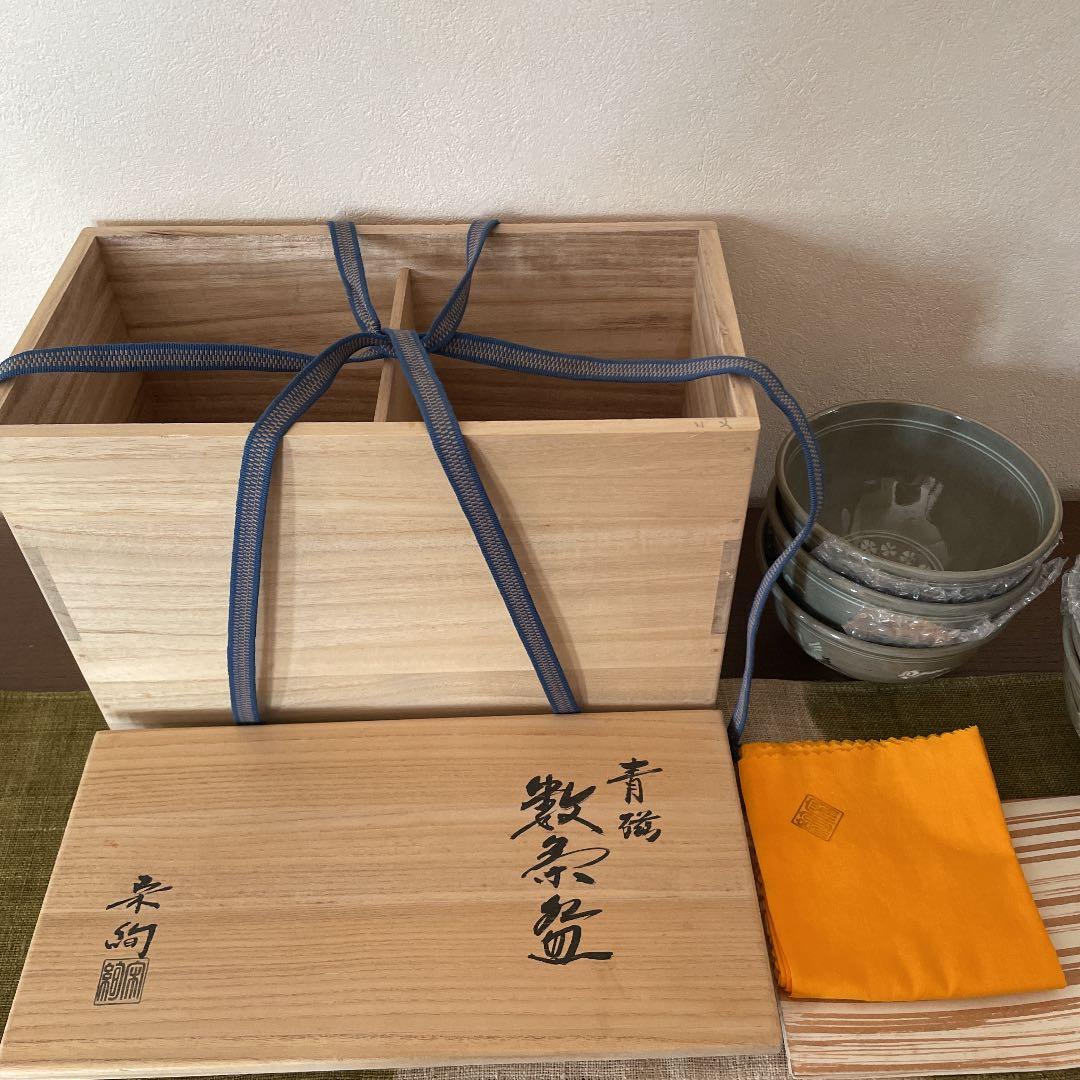 茶碗 青磁 兎の五節句 水出宋絢作 （化粧箱） 茶道具 宋絢