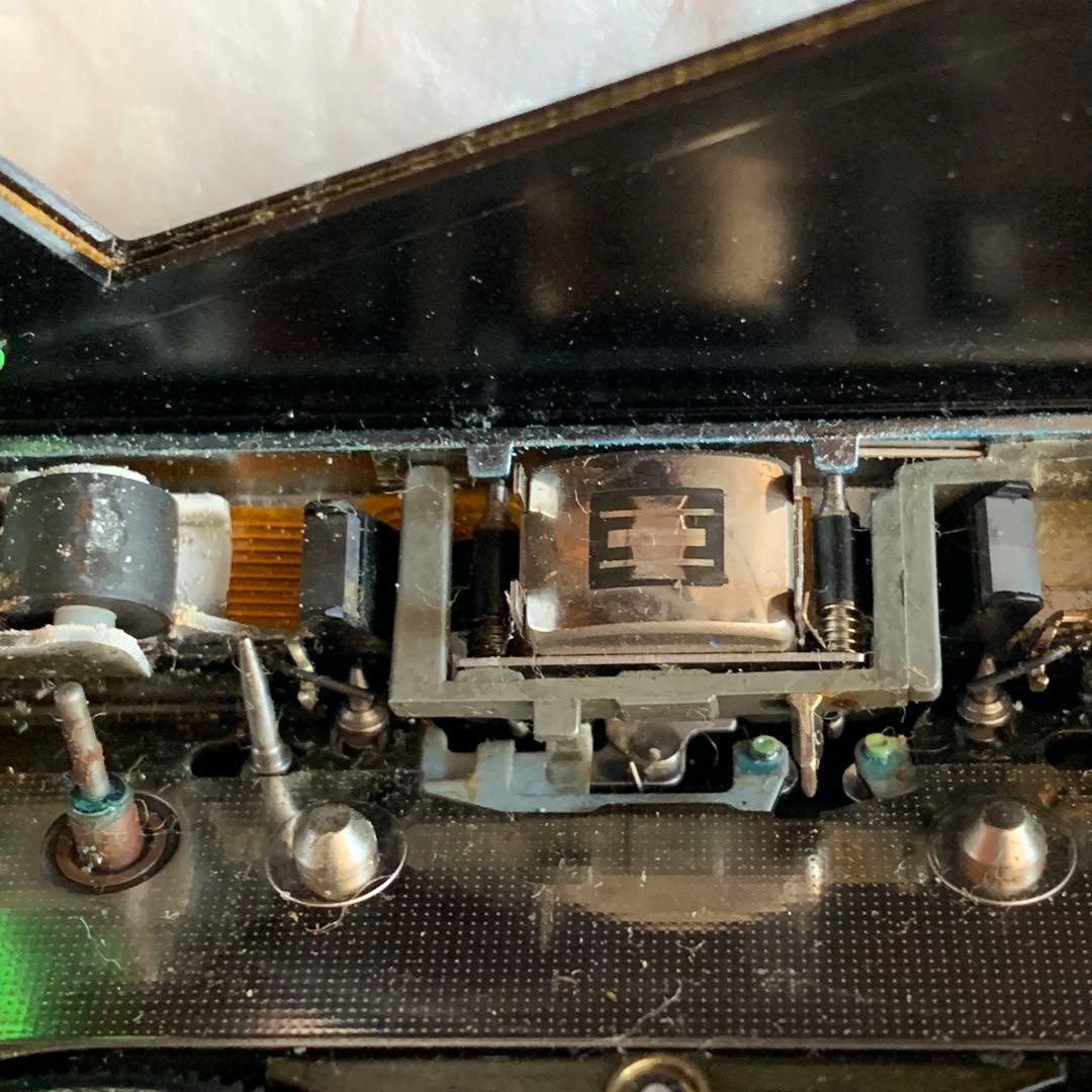 ジャンク ソニー SONY WALKMAN WM-R202 壊れています