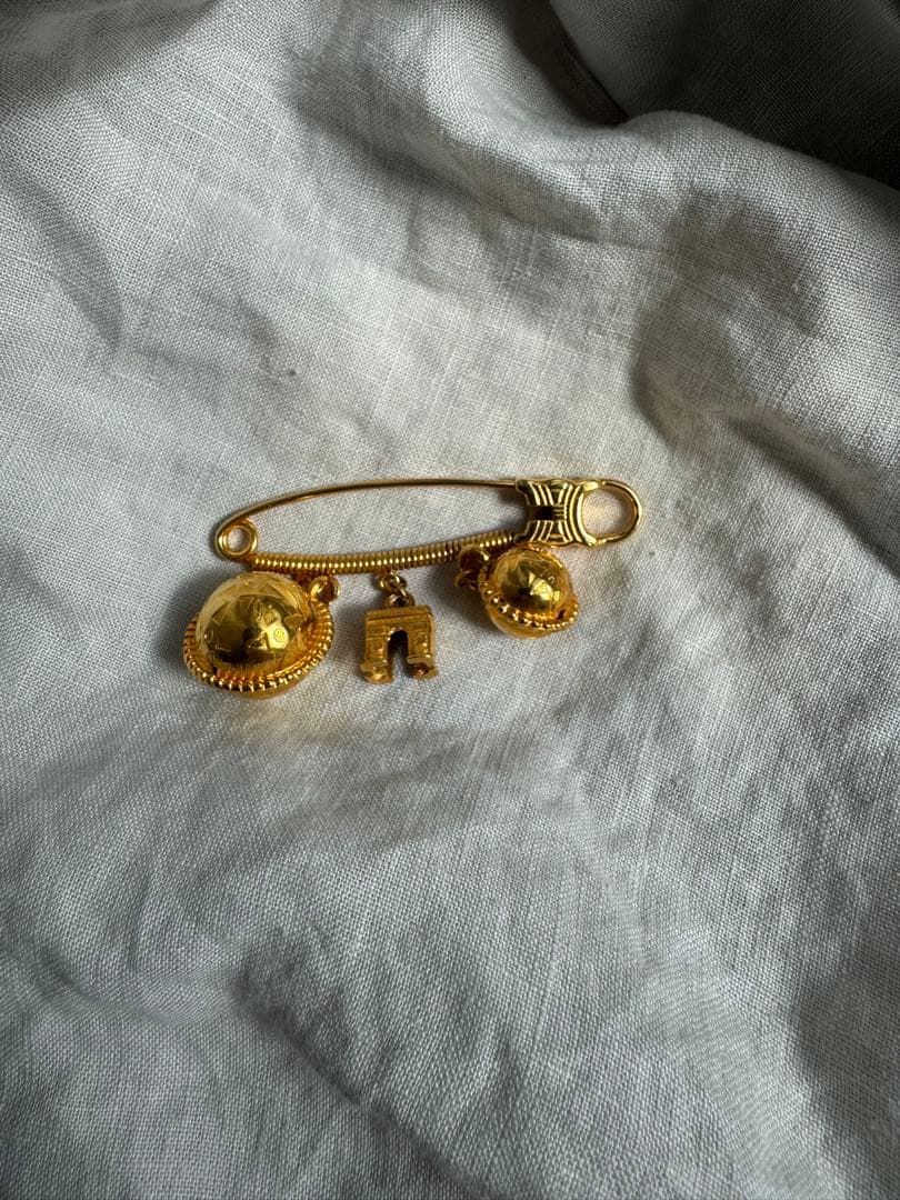 美品 セリーヌ 凱旋門 スターボール ヴィンテージ ブローチ 美品