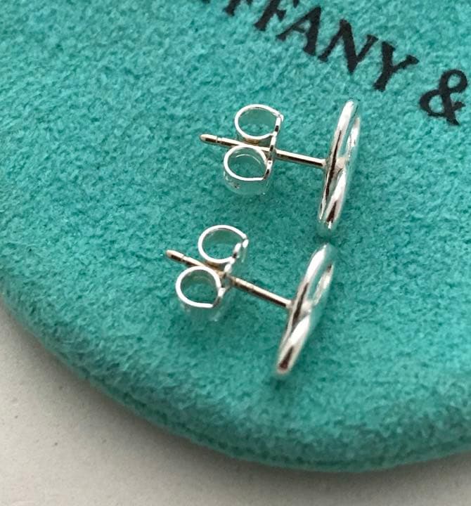 Tiffany インフィニティピアス - メルカリ