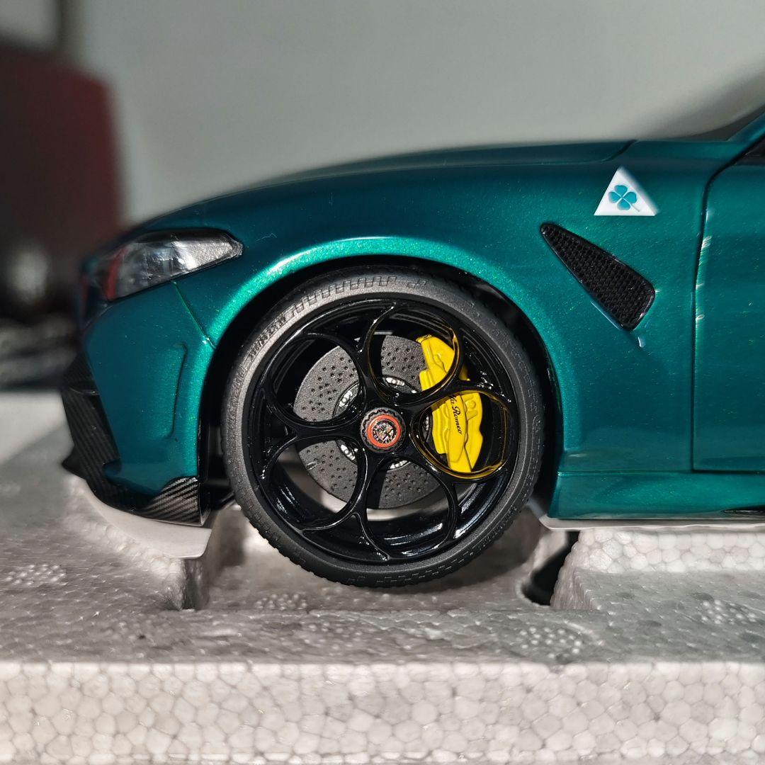 【訳あり品】MOTORHELIX 1/18 アルファロメオ ジュリア gta