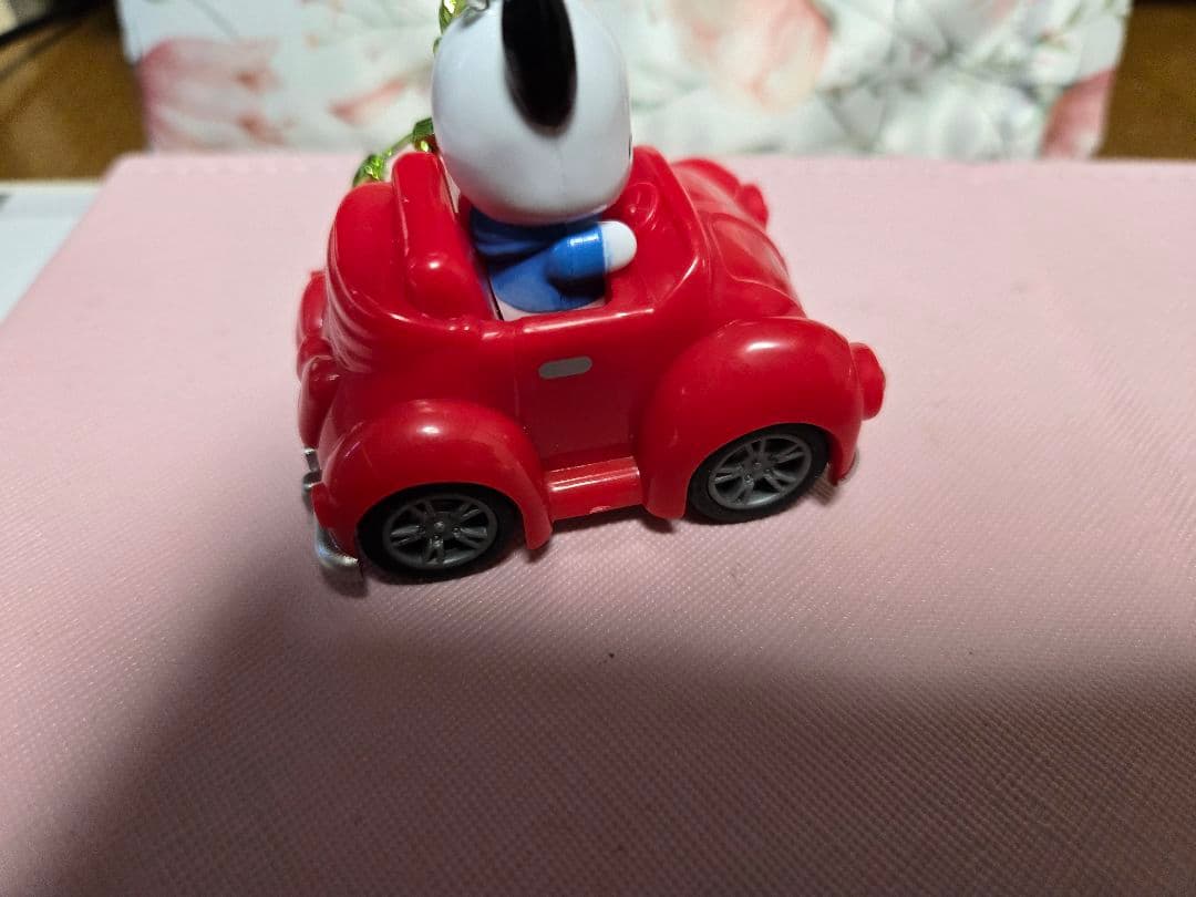 ★カスタムLEDライト付　くるま型 ライトキーホルダー ★ポチャッコ