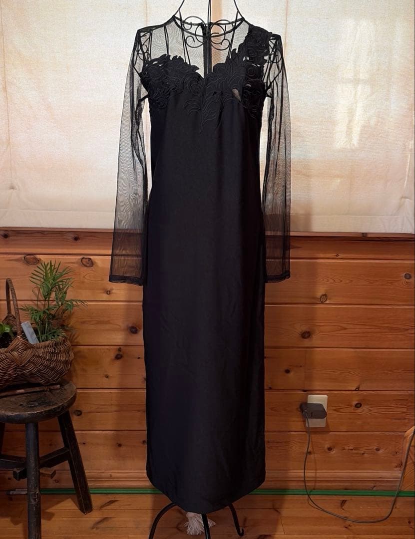 Ameri UND RENEE CUTWORK DRESS