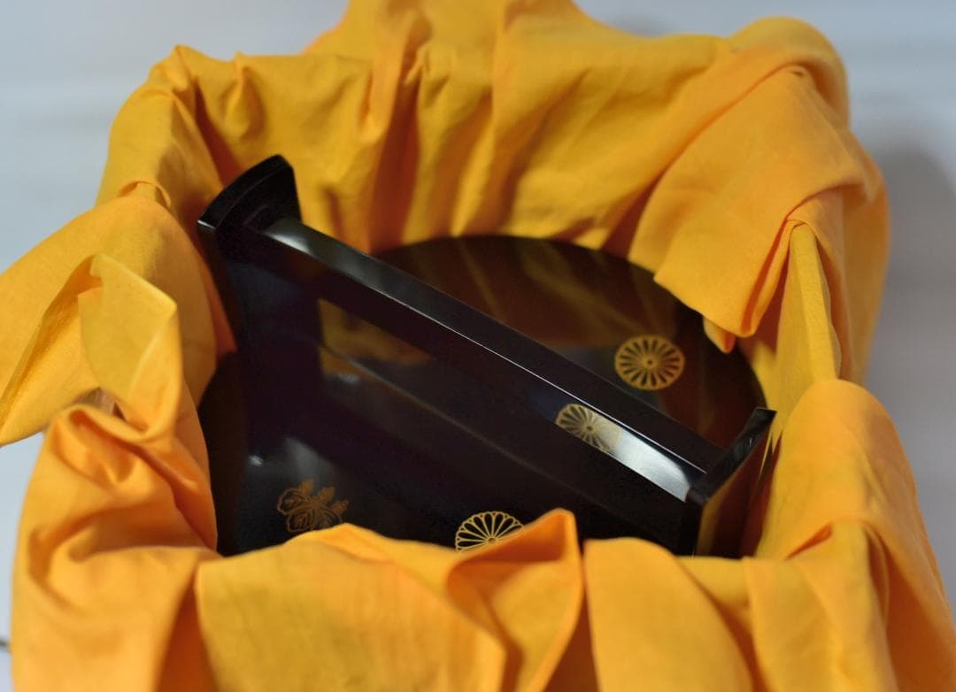 真塗光越造　蔦、桐紋手桶水指　【極上品】お茶道具／共箱