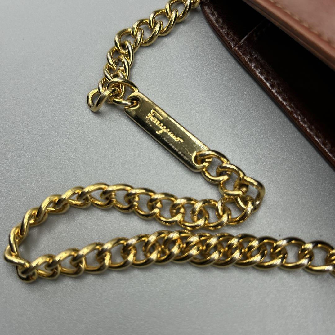 希少カラー サルヴァトーレフェラガモ ショルダーバッグ ガンチーニ チェーン