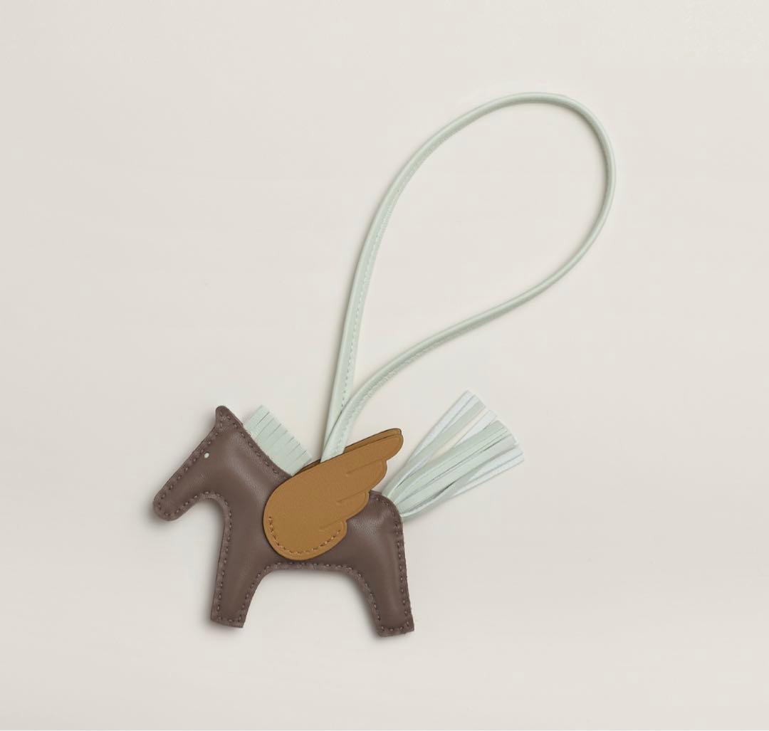 エルメス　ロデオペガサスPMエトゥープヴェールフィズビスキュイ　チャーム