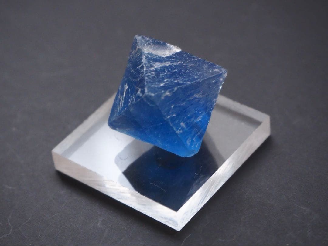 フローライトイリノイ産ブルー蛍石鉱物【B-4】