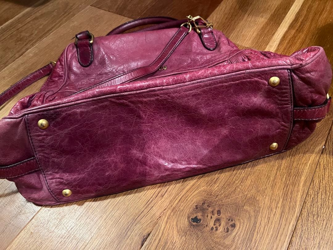 Miu Miu バーガンディレザー ハンドバッグ