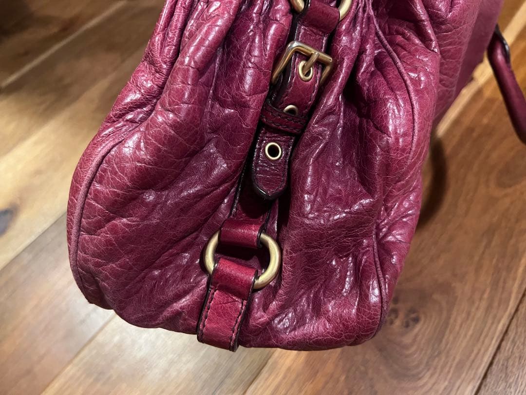 Miu Miu バーガンディレザー ハンドバッグ