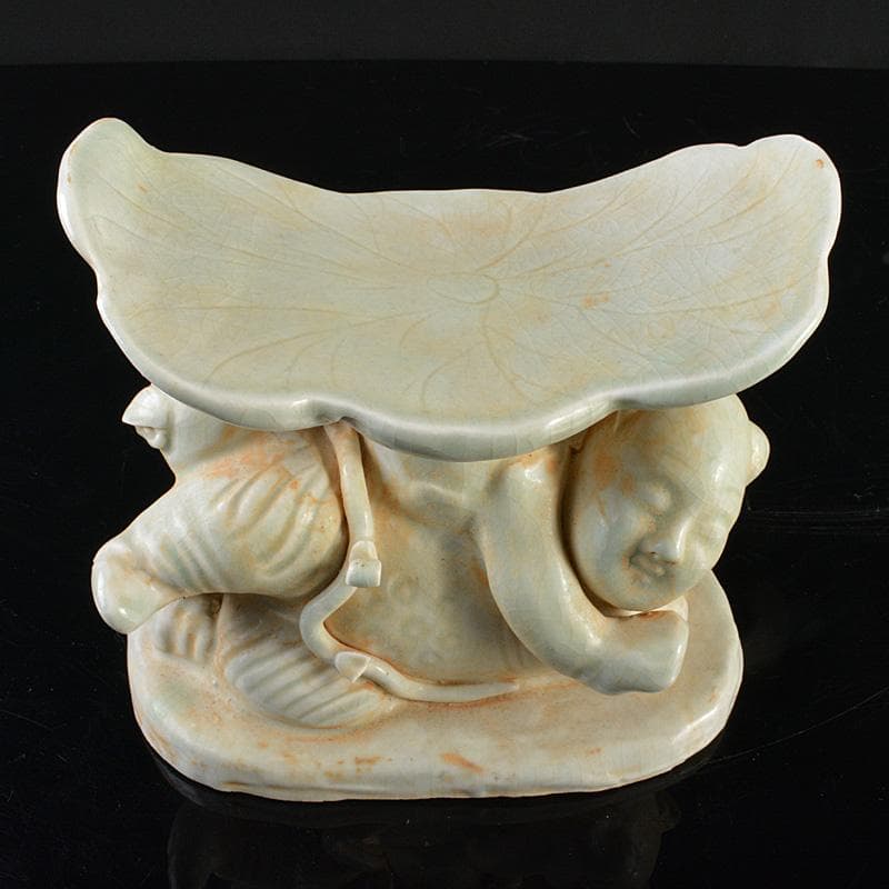 中国 粉青釉 蓮に唐子 枕 置物 V R6278