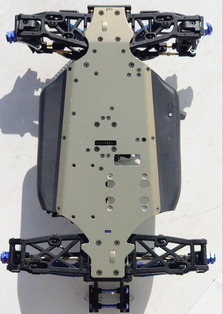 京商 1/8GP インファーノ MP777 4WDレーシングバギー シャーシ