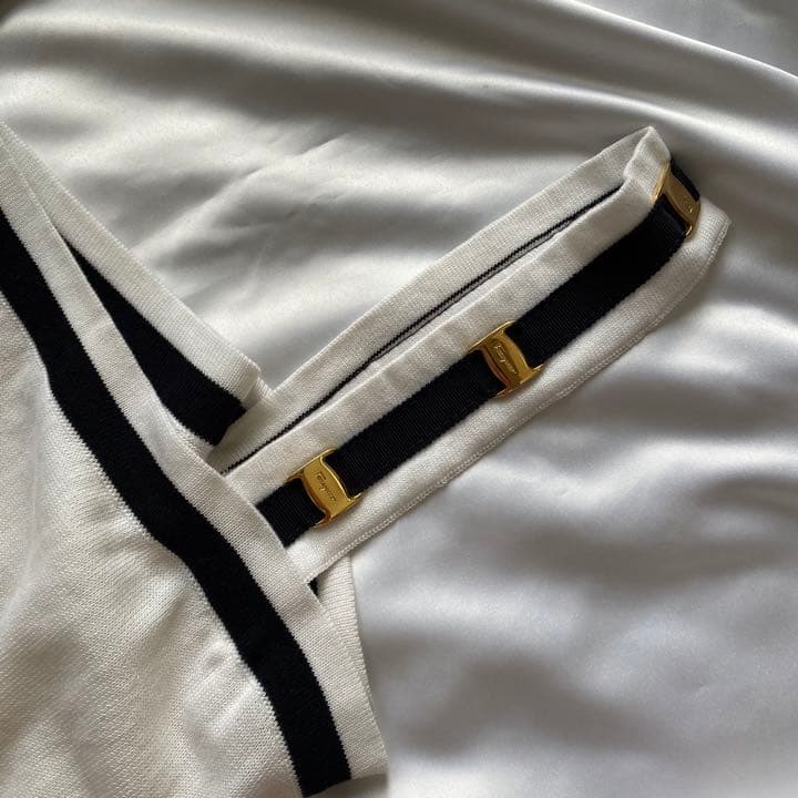 【Salvatore Ferragamo】デザインキャミソール