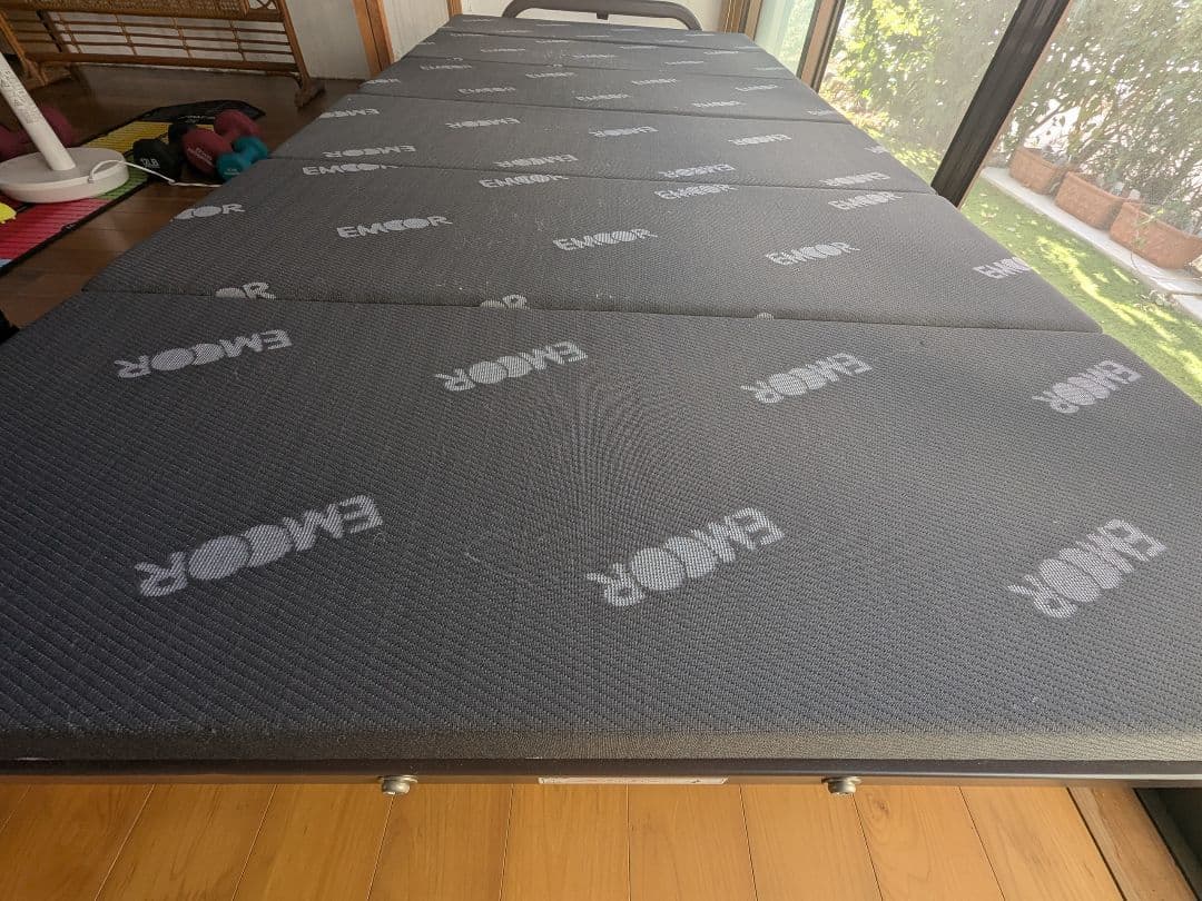 【送料込み】折りたたみベッド シングル EMOR 軽量 来客用 災害用