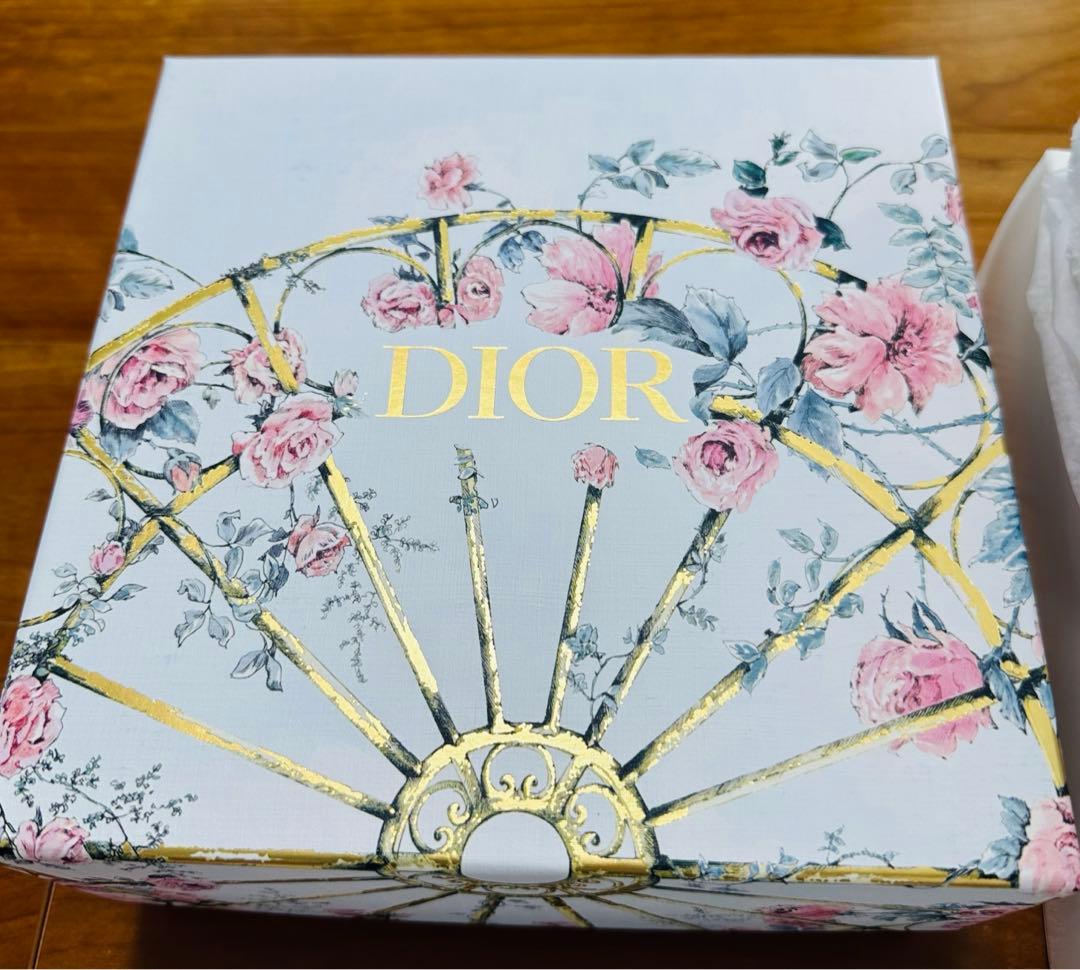 ディオール Dior ノベルティ おまとめ タオル シュシュなど ギフト