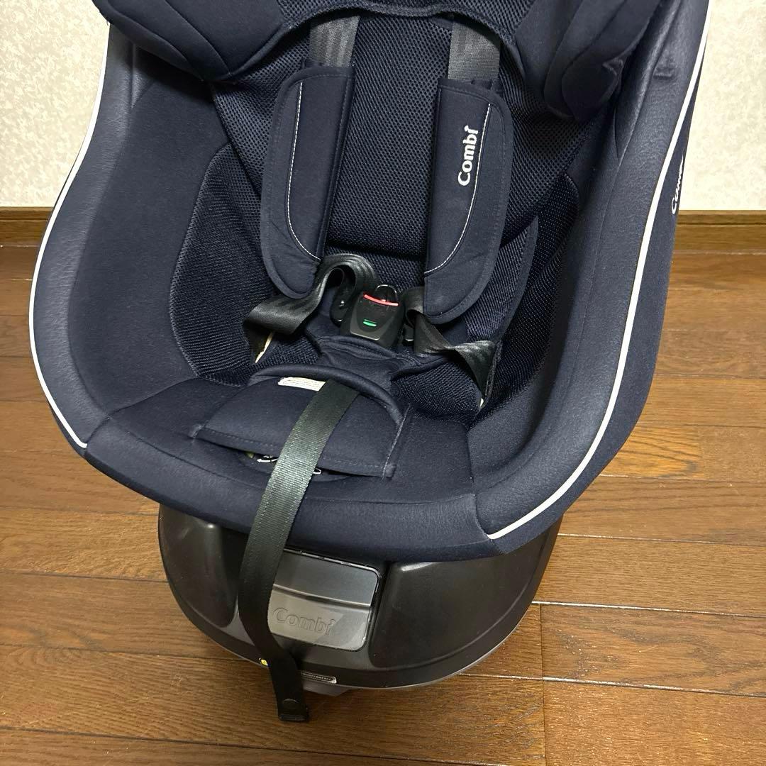 【美品】Combi クルムーヴスマート JJ-550 シートベルト固定 ネイビー