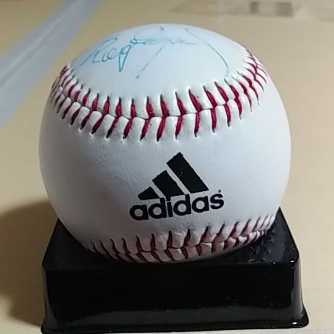 yoshinobu様専用 AAA 宇野実彩子 サインボール AAA宇野実彩子さん、初始球