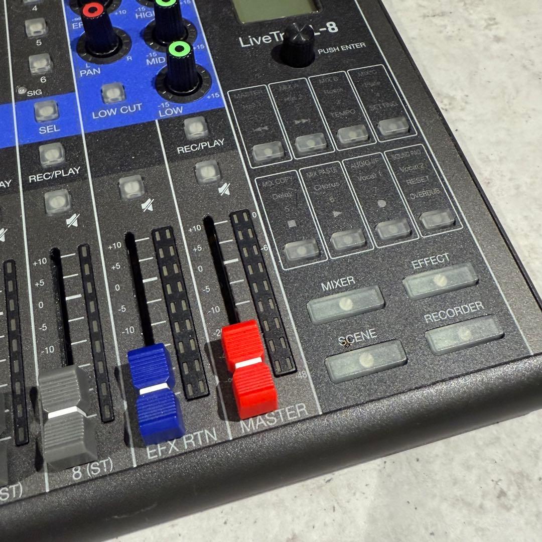 ZOOM LiveTrak L-8 デジタルミキサー 中古/箱付き