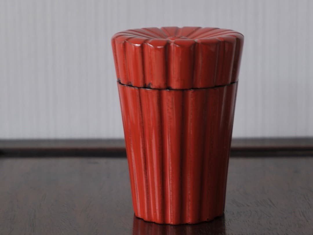 道場宗廣 菊割棗 根来塗 茶入れ 茶器 漆工芸 共箱 茶道具 Q1993の通販