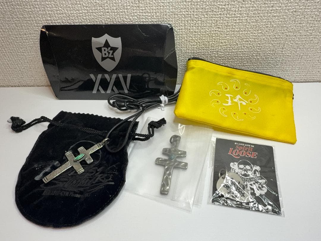 B'z 松本孝弘さん関連 ペンダント 3点セット B'z 松本孝弘さん関連 ペンダント 3点セット - メルカリ