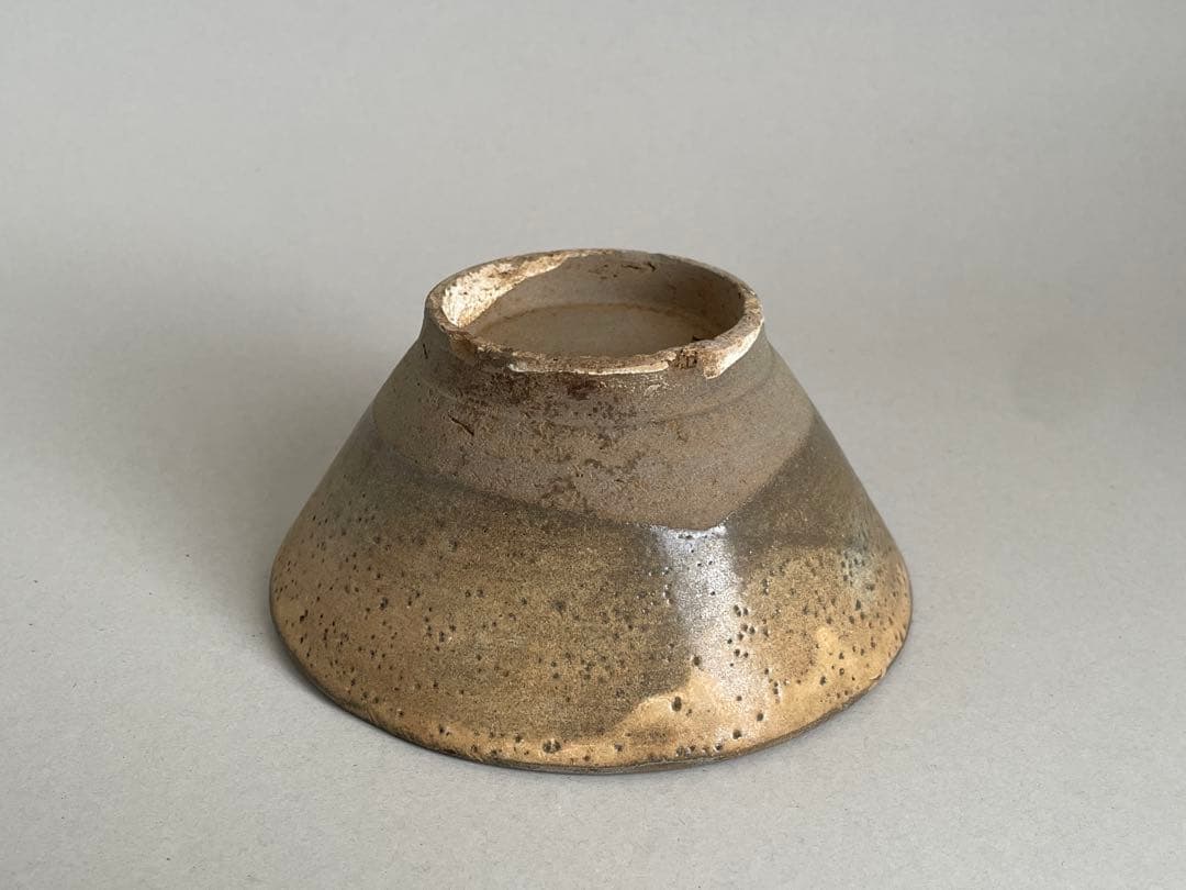 18世紀 壺屋焼 灰釉碗マカイ茶碗 琉球古陶 湧田焼 古我知焼