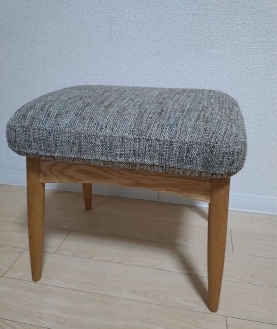 unico ウニコ　ヘスタ　 オットマン