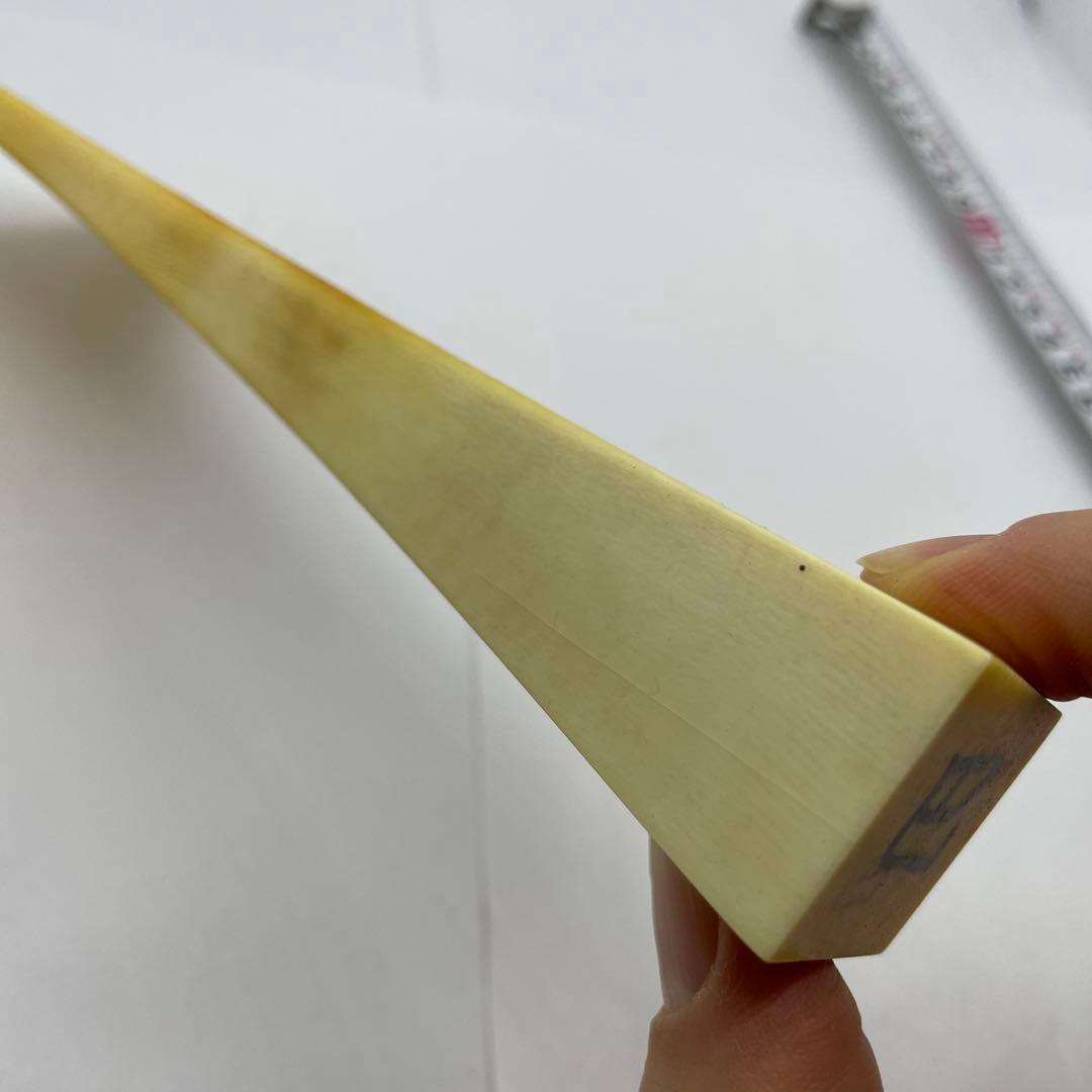 ヴィンテージ   天然素材　バチ　重さ約　127g  #385