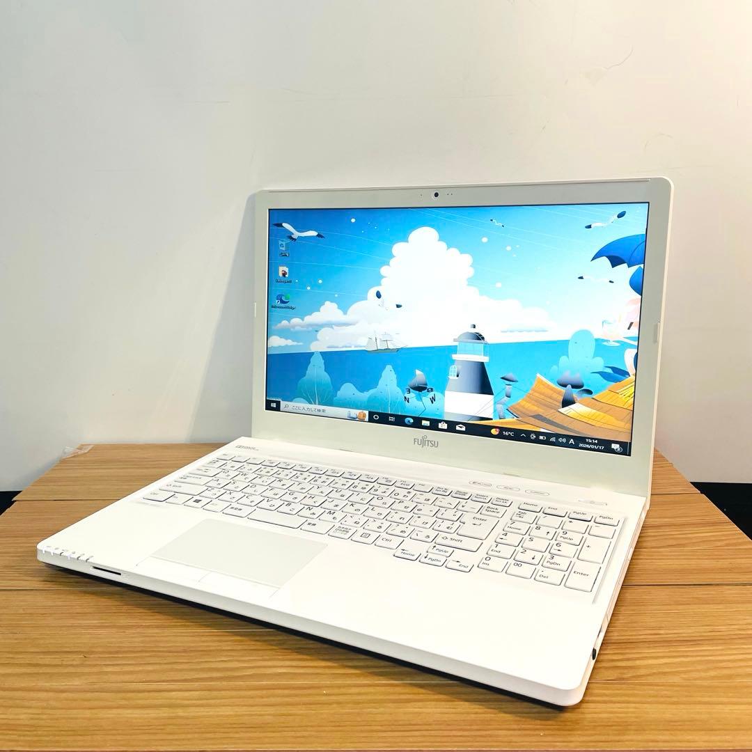 すぐ使える設定済みホワイト富士通SSDメモリ8ギガwin11オフィスDVD