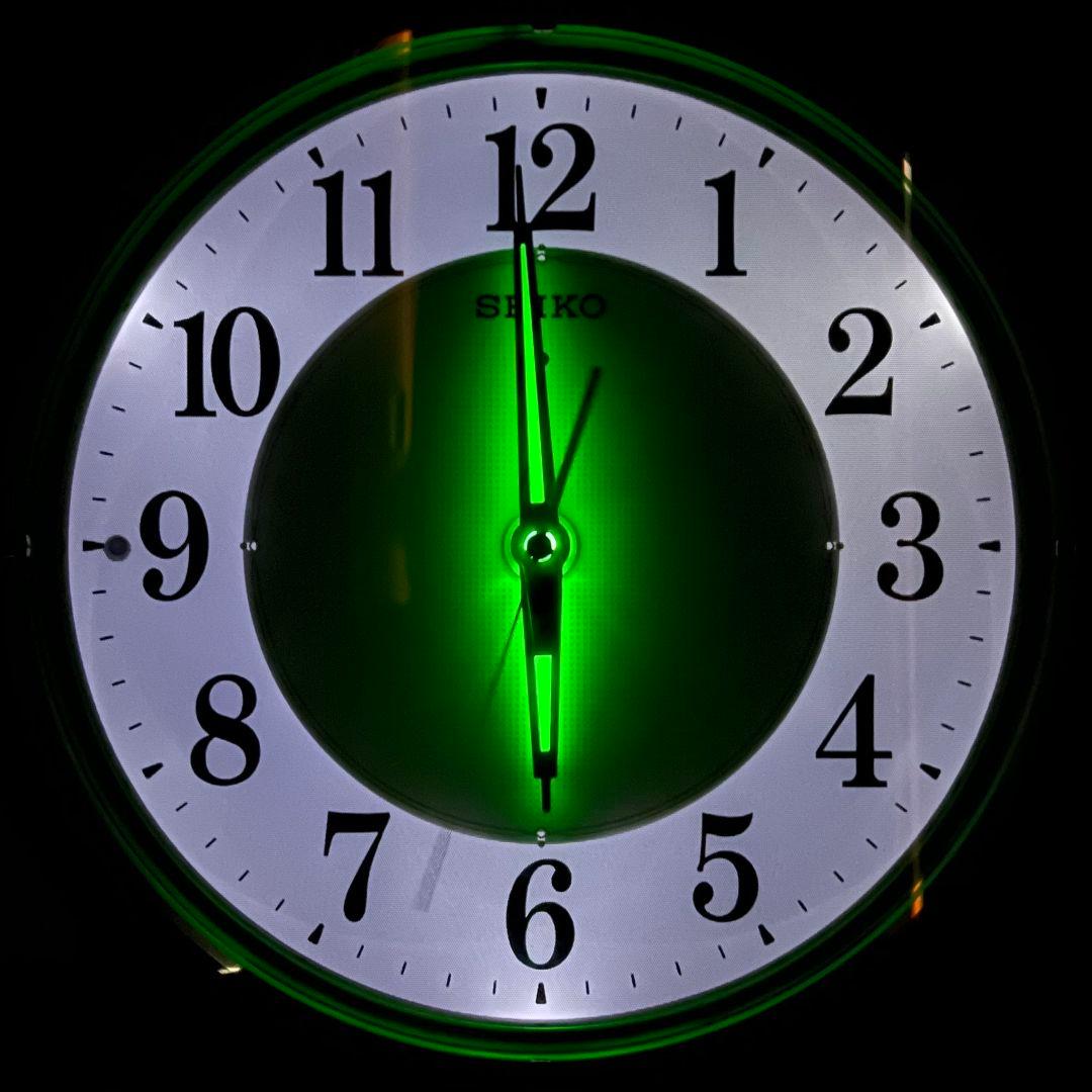 SEIKO セイコー 電波掛け時計 夜でも自動で点灯 明るい時計 KX240B