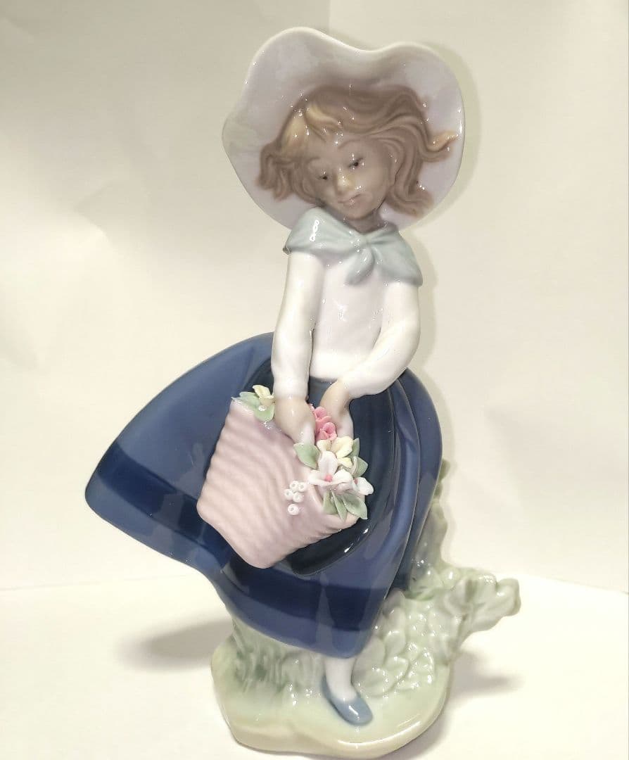 リヤドロ 『綺麗（きれい）な花ばかり』 （Lladro リアドロ 陶器人形