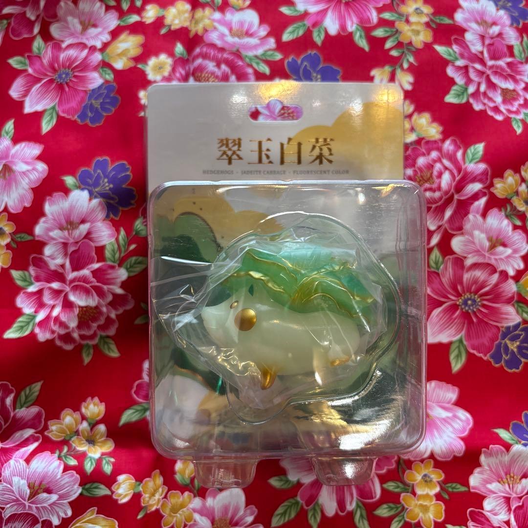 故宮博物院 翠玉白菜刺刺 - メルカリ