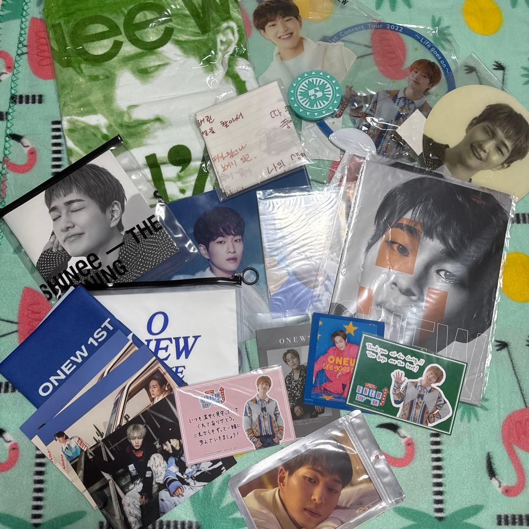 ブ*リ様 SHINEE ONEW グッズ セット