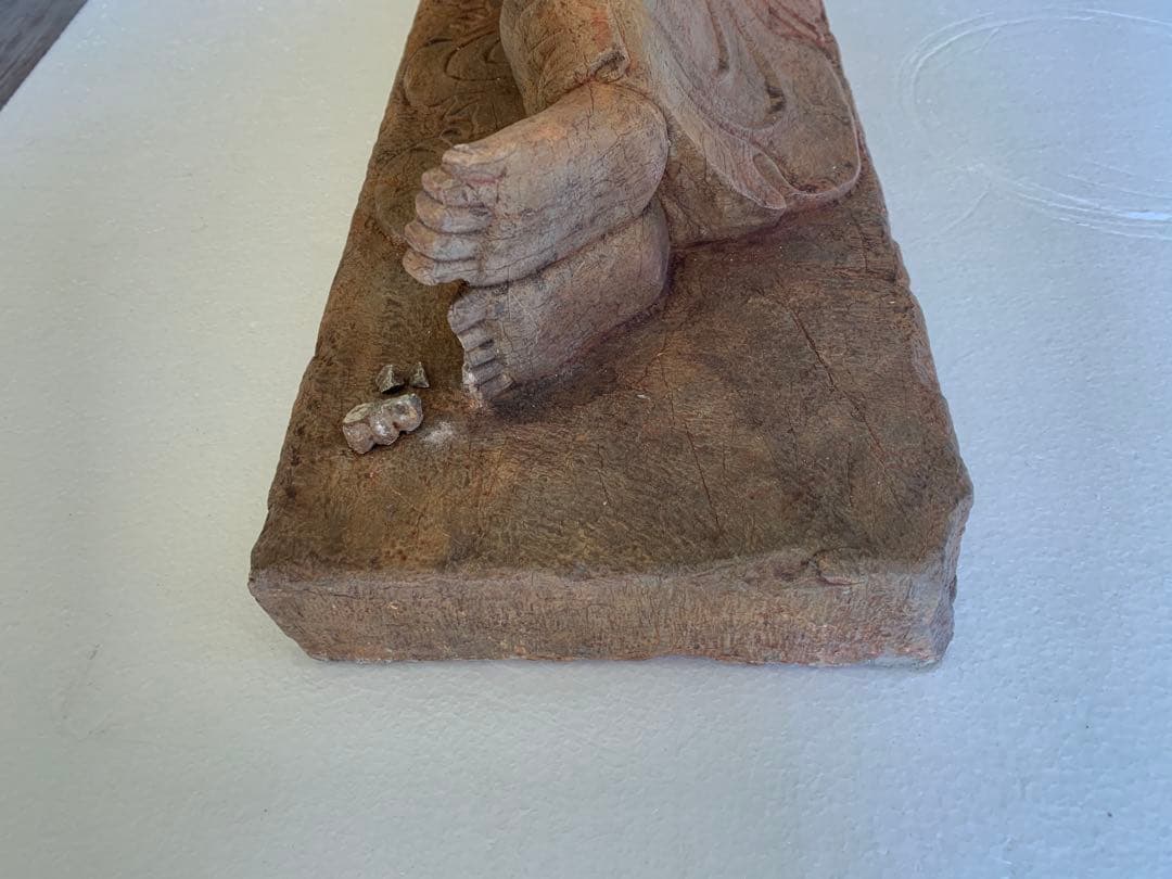 北魏時代 青石睡仏 青石細密彫 仏像 仏師手作り品 某寺院所蔵 - メルカリ