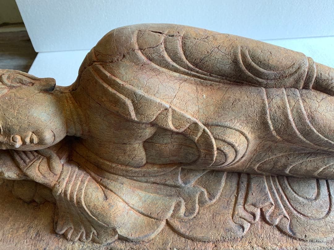 北魏時代 青石睡仏 青石細密彫 仏像 仏師手作り品 某寺院所蔵 - メルカリ