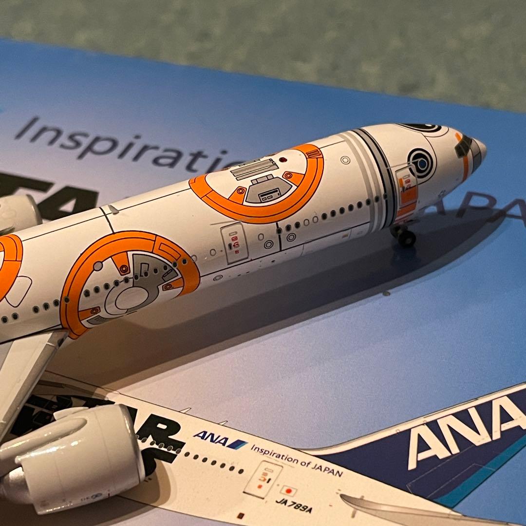 ANA 777-300ER スターウォーズ JA789A BB8 av 400