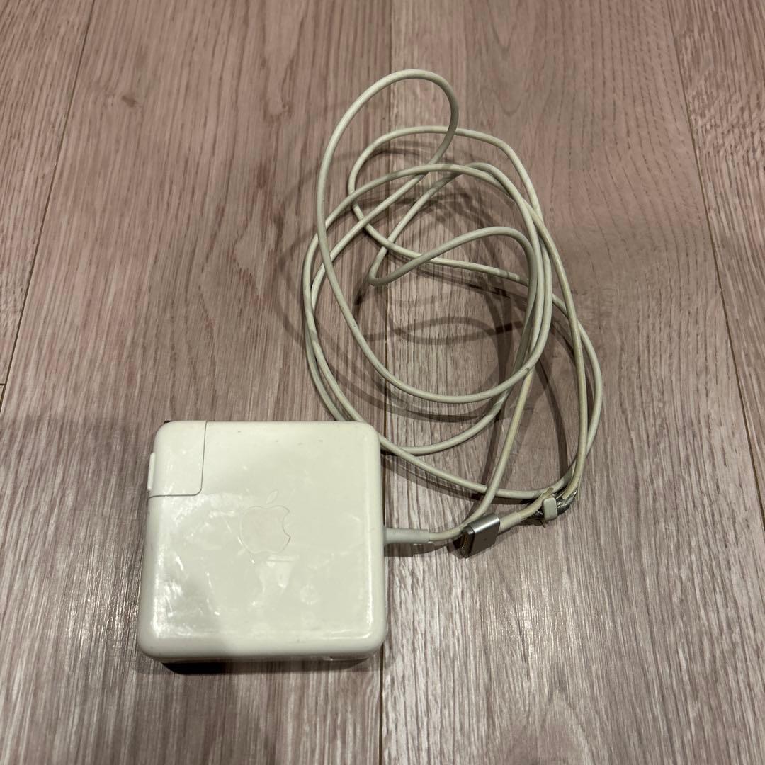 ジャンク品　Apple MacBook 1.7GHz i5 充電器付き