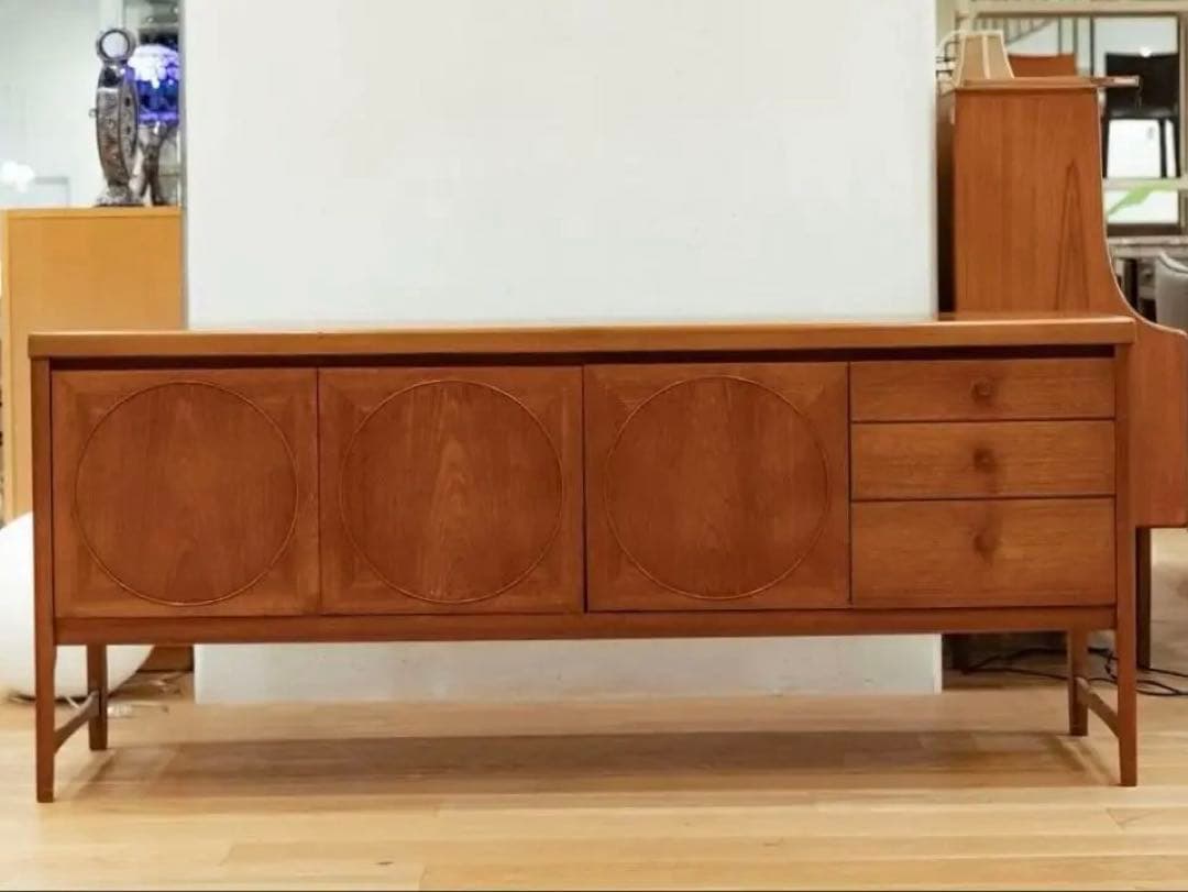 新春特別価格！美品！Nathan サークルサイドボード - メルカリ