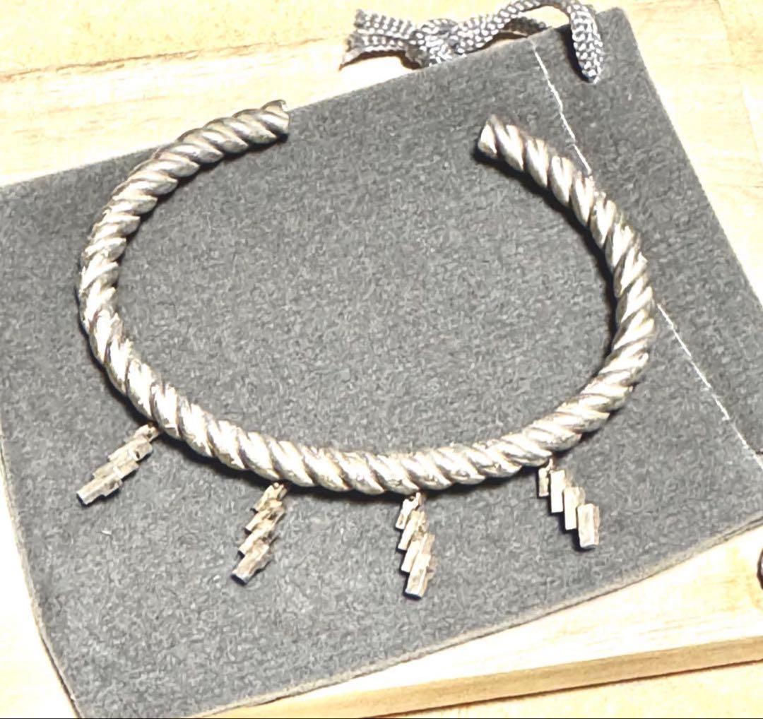 淺野屋健一のシルバーアクセサリー。しめ縄ブレスレット並 紙垂4枚